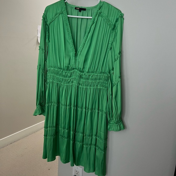 Beautiful party dress. - Picture 3 of 3